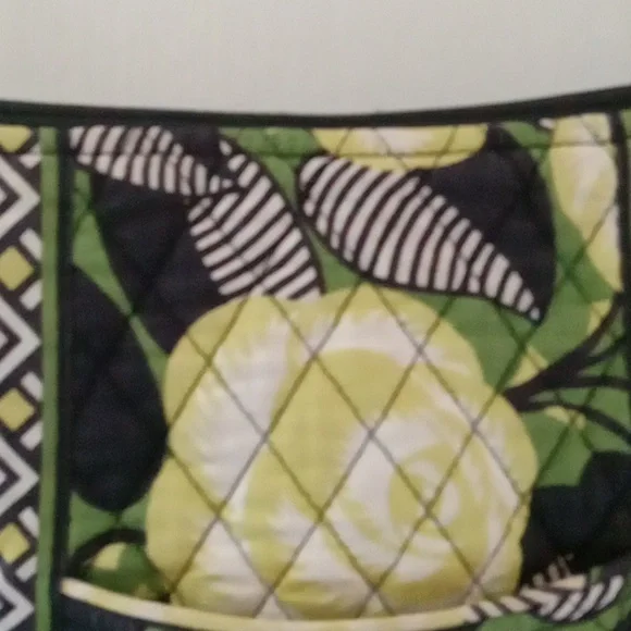 Vera Bradley La Neon Rose Green Pattern 💚💚💚💚 Excellent - Picture 2 of 4